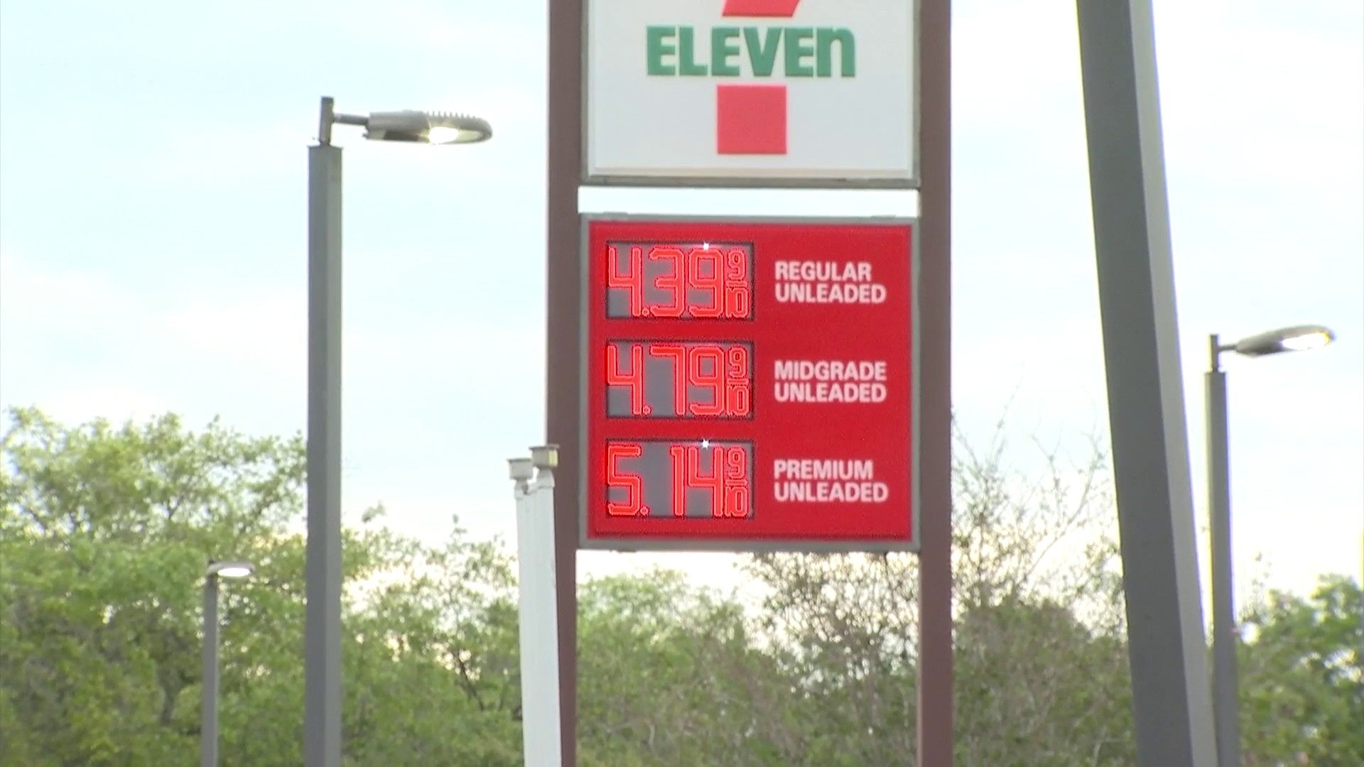 Gas just hit $4.28 a gallon in Florida and could climb even higher — ClickOrlando Local