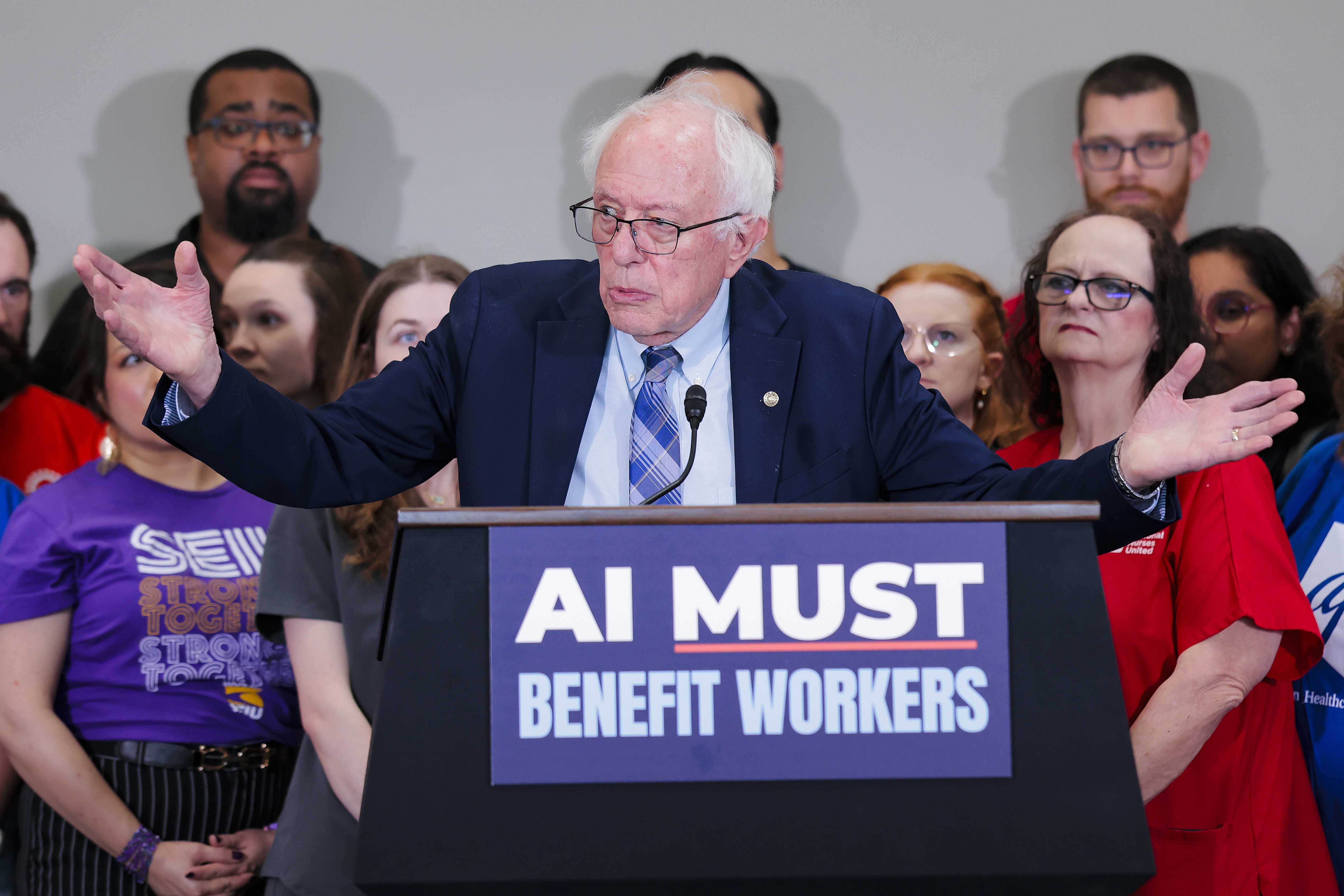 With doomsday AI scenarios floated, what regulations are lawmakers pushing? — WESH 2 Orlando