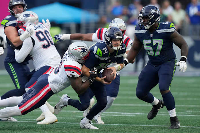 Seahawks' Sam Darnold has a soft tissue injury and the timeline for his return is unclear — ClickOrlando Sports, Winter Park Business news